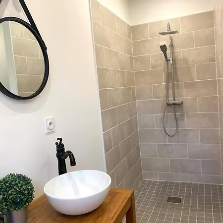 Maison A La Campagne Avec Piscine Et Jacuzzi Vakantiehuis